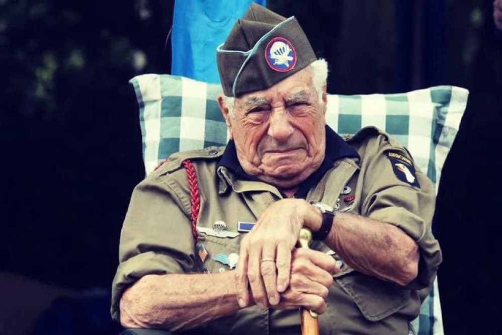 It is with profound sadness that we learned of the passing of Vince Speranza, a veteran of the 101st Airborne, who has gone to join and sing with his brothers in arms. RIP. #101st #WWII #RIP #BANDOFBROTHERS #HonoringOurHeroes
