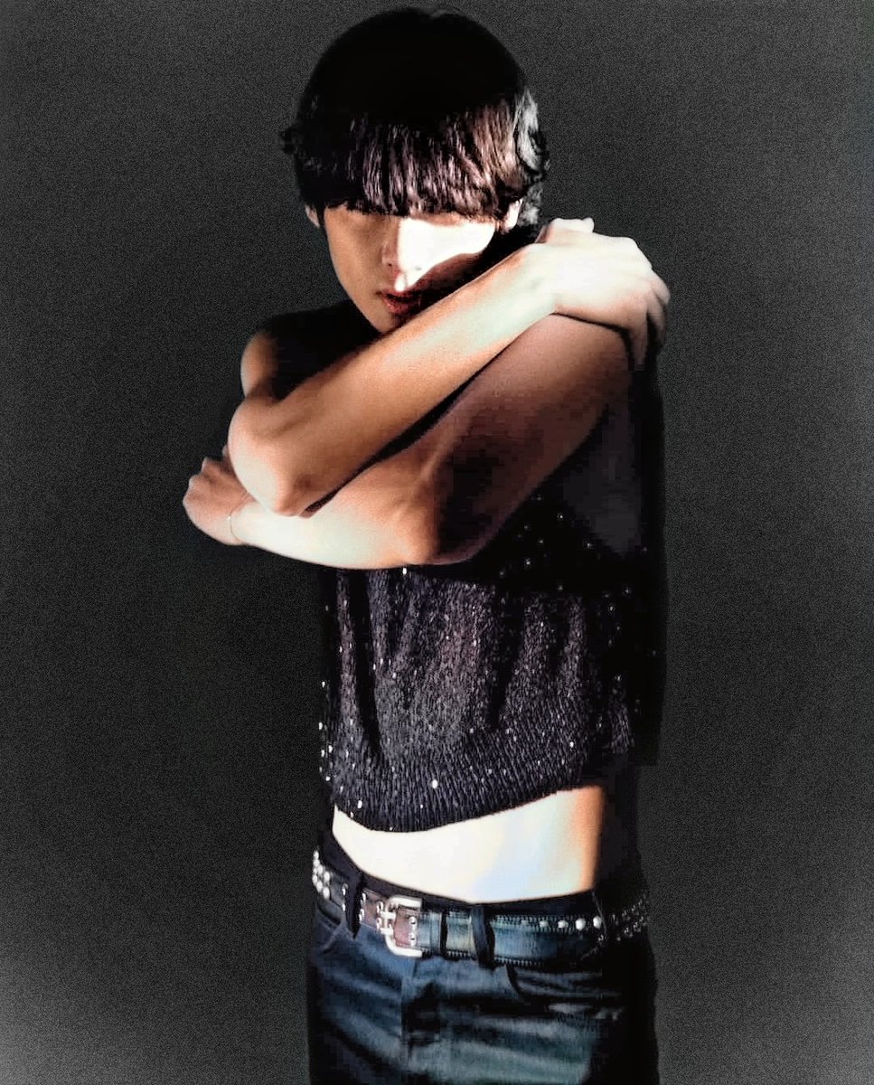 KIM TAEHYUNG YOU'RE SO HOT 📸🔥