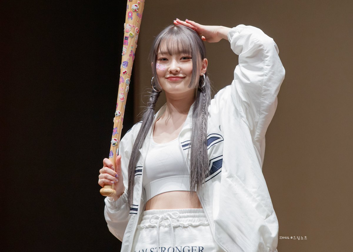 hashtag_DN's tweet photo. #HappyLaraDay 🎂🎉
230416 @iMe_Dreamnote
#드림노트 #DreamNote #라라 #Lara https://t.co/bvFBtrXneC