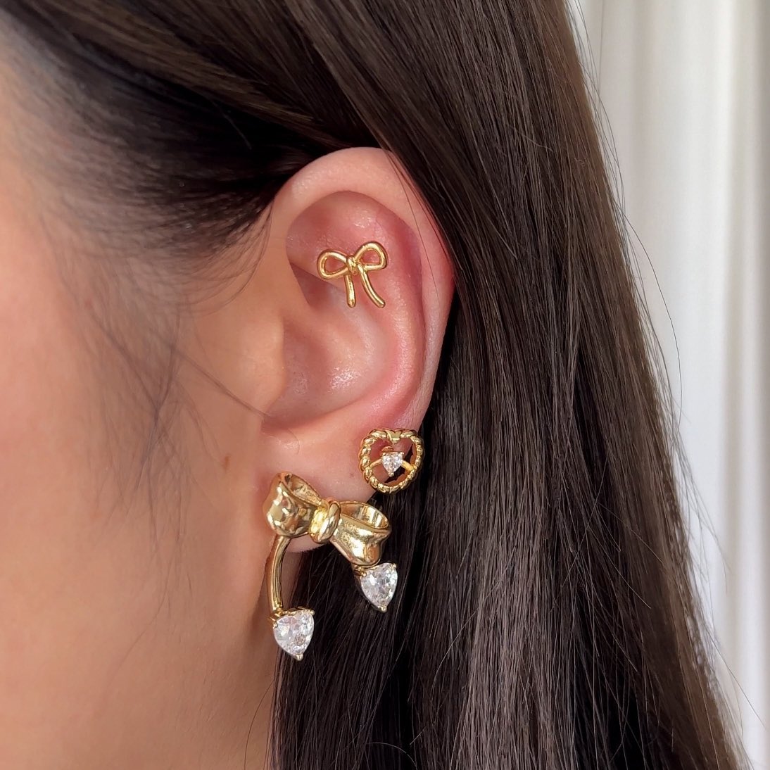 Yvis คอลโบว์ที่คอลแลปกับคุณพราวคือน่ารักไม่ไหววว กดมาเองแบบรัวๆสับๆ น่ารักทุกชิ้นนน วัสดุแข็งแรงมาก กิ๊บแน่นไม่มีไหลจนผมจะหลุดติดออกมาแล้ว 5555555 ชอบมากๆๆๆ อยากได้เซตสีเงินเพิ่มเลยยย 🥺🎀🎀🎀