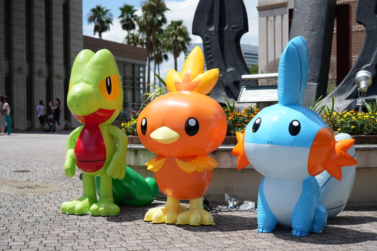 oricon_anime_'s tweet photo. ⚡横浜 #WCS2023 フォトスポット

「ポケモン」各地方の"御三家"オブジェ
あなたはどの世代？推しの3匹と撮影しよう

📸ほか写真全60枚
https://t.co/CkNbJpHhka

#ポケモンWCS2023 #pokegenicyokohama #WCS #ポケジェニック https://t.co/lvdipbZVox