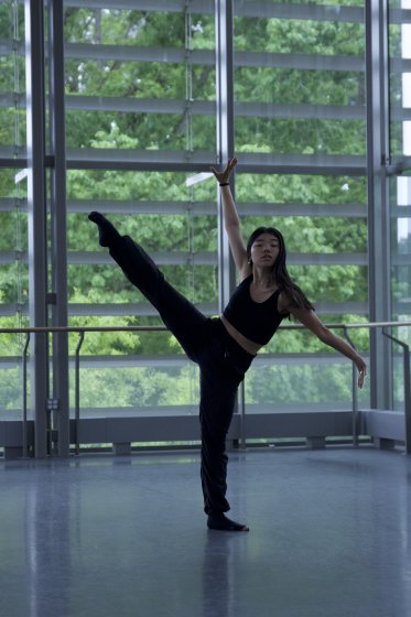 DukeTrinity's tweet photo. Florence Wang '23 graduated this May with majors in Statistical Science and Neuroscience, but it was #DukeDance that first drew her to @DukeU. "I’m constantly thinking and problem solving when I dance," she says. Read more: https://t.co/DydR8wJmWO https://t.co/qZxHm1dTHT