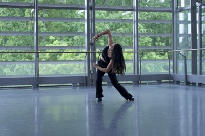 DukeTrinity's tweet photo. Florence Wang '23 graduated this May with majors in Statistical Science and Neuroscience, but it was #DukeDance that first drew her to @DukeU. "I’m constantly thinking and problem solving when I dance," she says. Read more: https://t.co/DydR8wJmWO https://t.co/qZxHm1dTHT