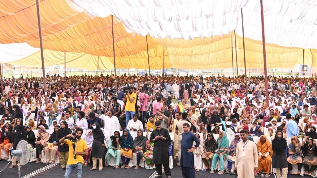 BBhuttoZardari's tweet photo. Today in Ghotki, I felt great pride and happiness to see my dream start to turn into reality. Only last year families across Pakistan were devastated by historic floods. Families had lost everything, crops and houses destroyed. Swaths of our population were thrown into poverty over night. Everywhere I went women begged me to rebuild their homes. My promise to them then was that not only would we rebuild but we would leave them financially better off than they were before. 

Here’s how we achieve that: 

#ApniZameenApnaMakkan initiative:
- we have opened bank accounts in the name of the woman of the house hold. Where they receive stipends to rebuild their home.
- we work with families to rebuild flood resistant ‘pakka’ homes where their old homes once stood.
- that’s not all, we are also transferring land title to the woman of the house hold. Families who could never dream of owning their own land now do! 
We are not only building climate resilient housing, we are also combating poverty, empowering woman & with the single largest asset transfer in a generation we are implementing land reform as well.

2 million houses will be re built. 2 million families will benefit. I wish we could implant this all across Pakistan.