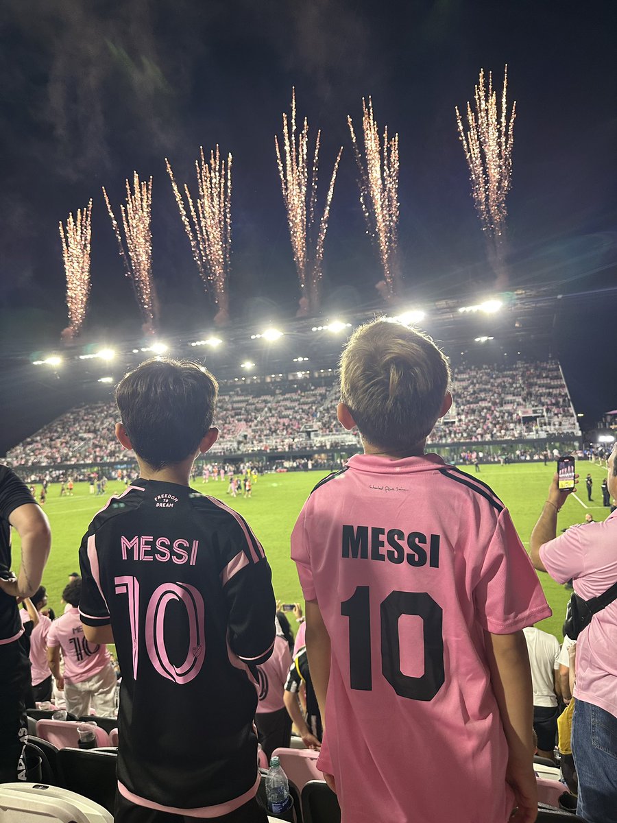 Footy_Insights's tweet photo. Inter Miami expected to play in their Pink home kit against Charlotte FC. Fans around the World will have to wait a little longer to see Leo Messi in the Black &amp; Pink away kit. #InterMiamiCF https://t.co/sJFkYjKC8u