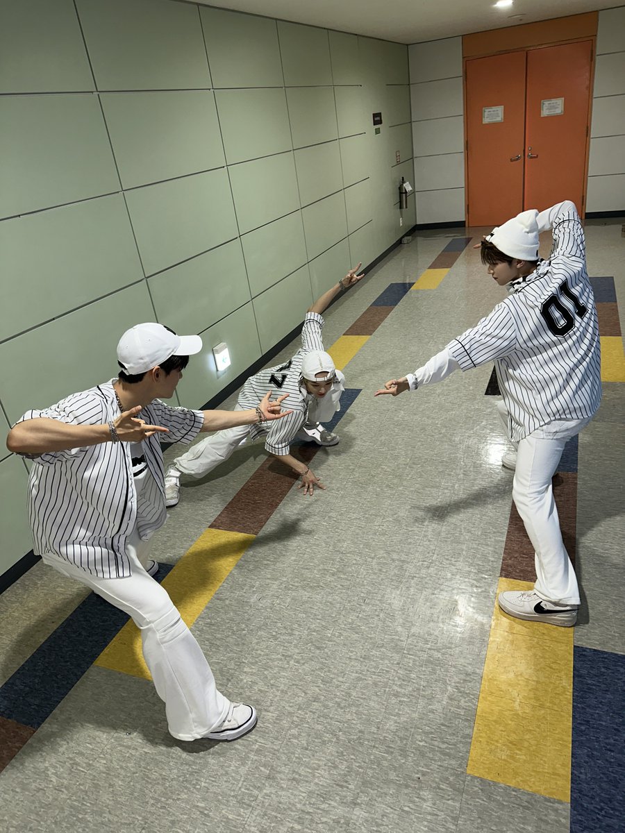 xikers_official's tweet photo. [#진식]
👉🕷👇
🕷👈🕷

💙함숨현랑함둥💙
#xikers #싸이커스 https://t.co/iTuOs925L1