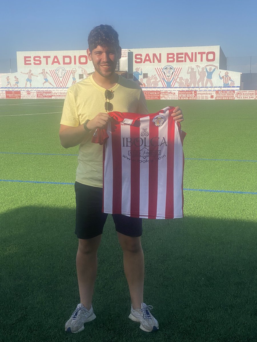 atporcuna's tweet photo. ♥️🤍♥️

Juan Carlos Gonzalez seguirá siendo esta temporada nuestro fisioterapeuta. 
Es una persona comprometida e ilusionada con nuestro proyecto, que además hizo un trabajo fantástico en la pasada temporada. 

Gracias Juan Carlos https://t.co/Fz7EqLxhUv