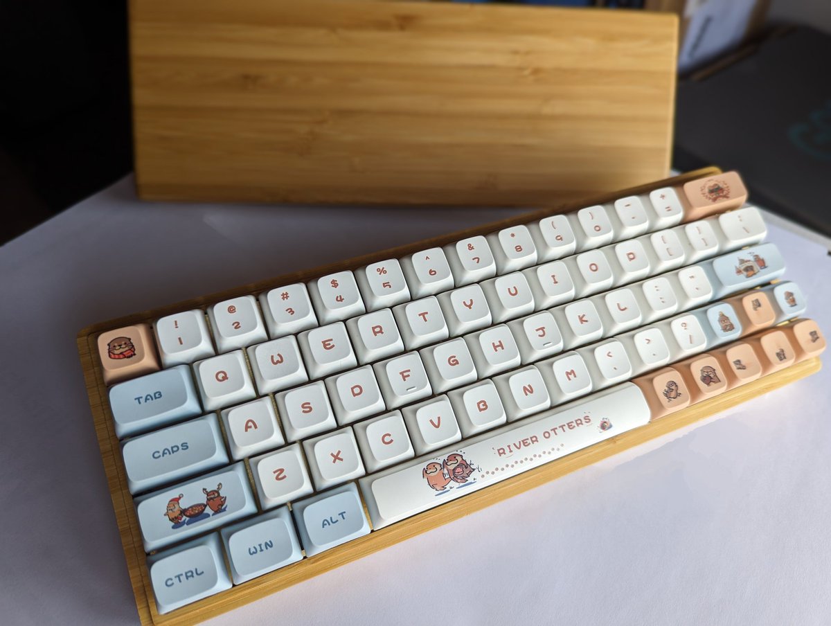 BigZero740's tweet photo. Os presento mi teclado nutrifantástico, porque tiene nutrias super cuquis. 

Montado por mi

#teclados #custom https://t.co/AsiPc4xph7