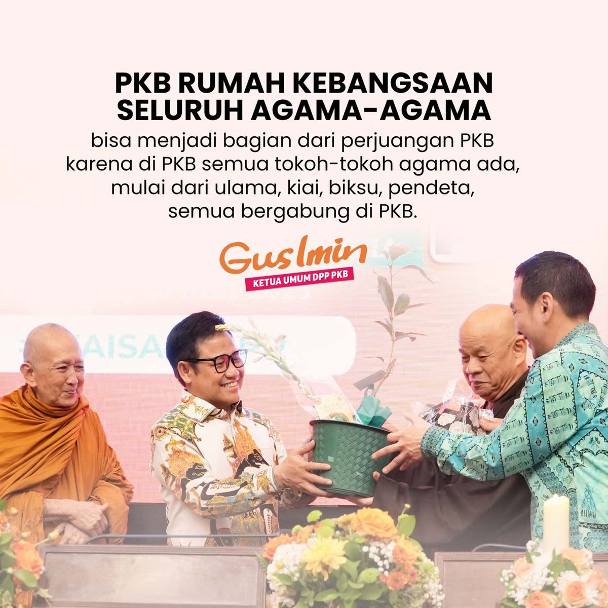 irfan_11's tweet photo. "Menyongsong masa depan bersama dalam keragaman dengan Gus Imin, sosok pemimpin visioner yang peduli pada anak bangsa. Mari bergerak bersama menuju cita-cita yang lebih baik! 🇮🇩✨ #PKBuntukAnakBangsa #GusIminPKBsatu"
@cakimiNOW @DPP_PKB @EmHasanuddin @zainul_munas https://t.co/HhiVO3vUHQ