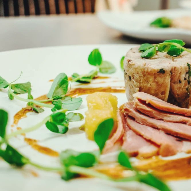 TTC_Cuba's tweet photo. Con el mes de Septiembre regresa uno de los eventos gastronómicos más esperados en el sector del turismo. Del 20 al 23 de septiembre en el Centro de Convenciones Plaza América tendrá lugar la XIII edición del Festival Internacional Varadero Gourmet. #gourmet #Cuba #Varadero https://t.co/2NSBfP4p9u