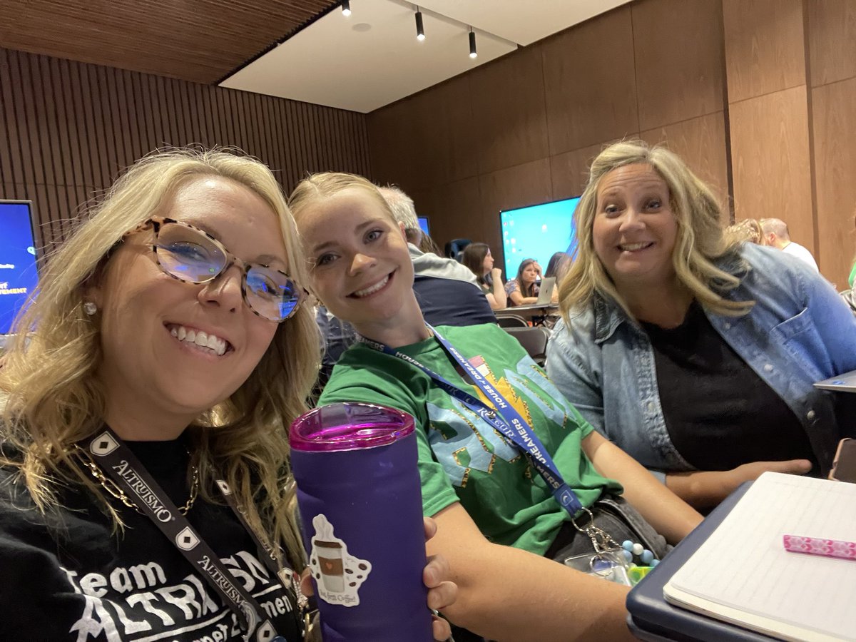 kimberlyfay32's tweet photo. #coffeeselfie with my besties! #dolphindaysofsummer @DixieMagnet https://t.co/ekUmmrV6BT