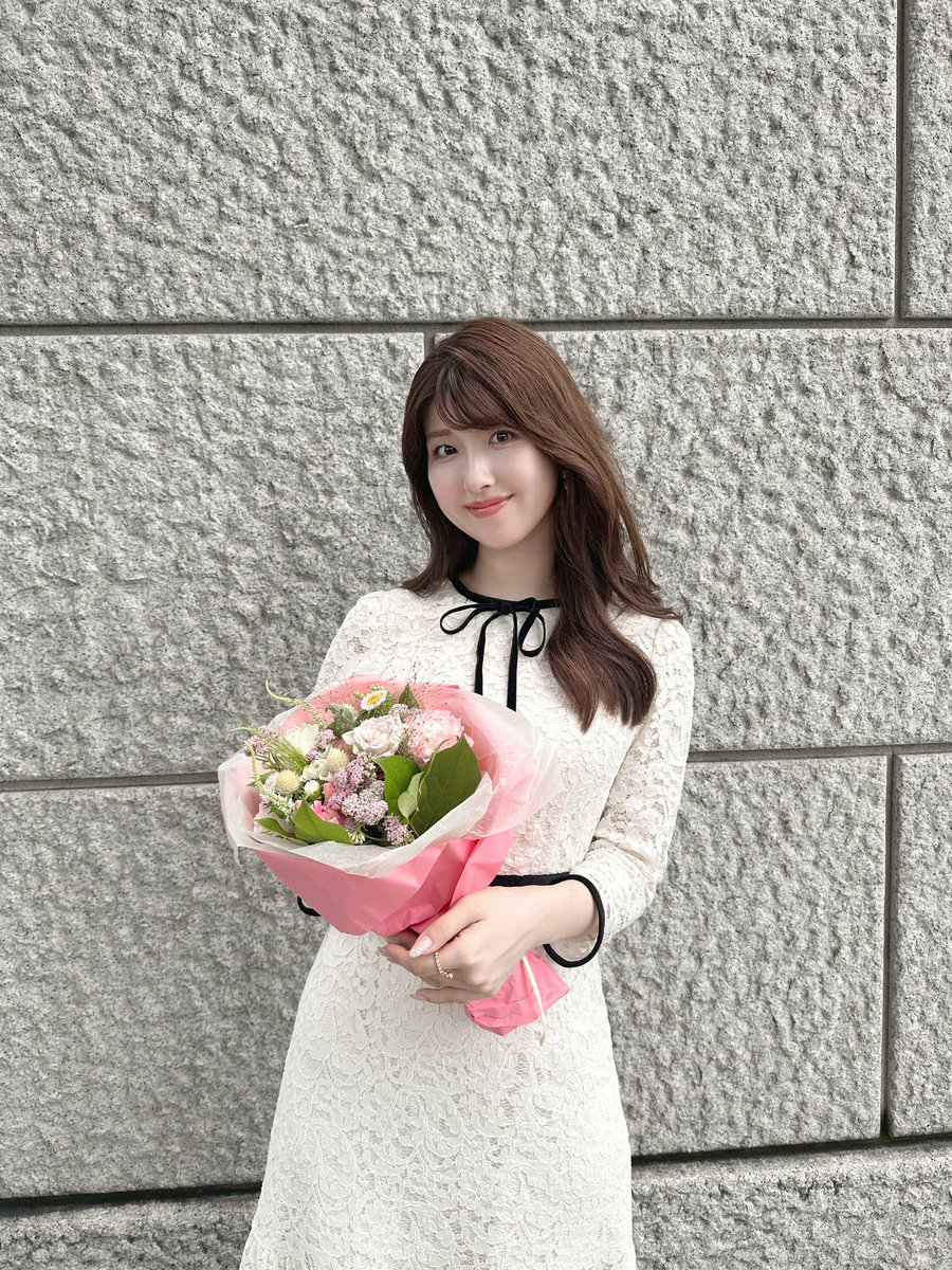 kadowakireina's tweet photo. 美人百花の撮影💐雨止んでよかった😭ヘアもメイクも可愛いのー😭💗💗 https://t.co/tpN6BmHYIQ