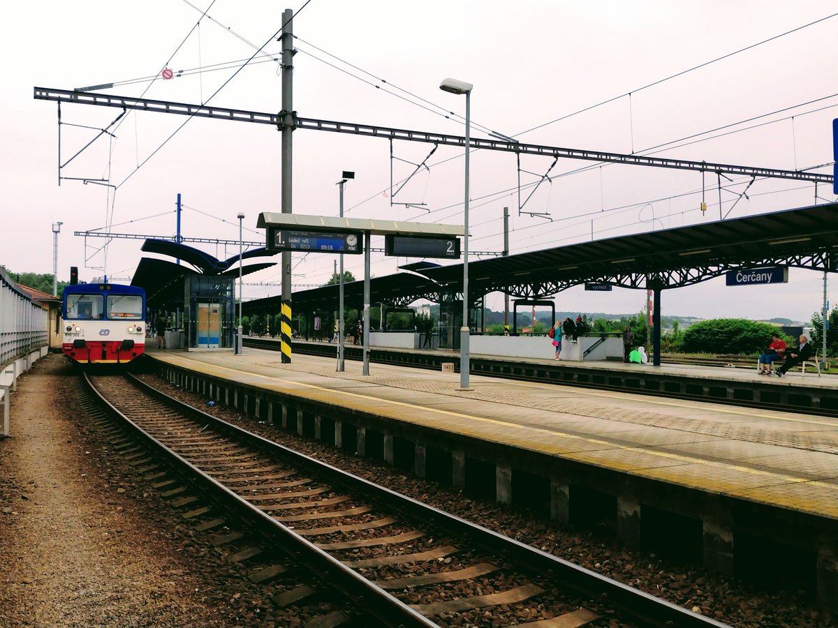 klipsna's tweet photo. Romantika hlavních a lokálnéch tratí. 810 směr Ledeč :-)  #810 #Cercany #TRAIN https://t.co/Yv4M31TlGE