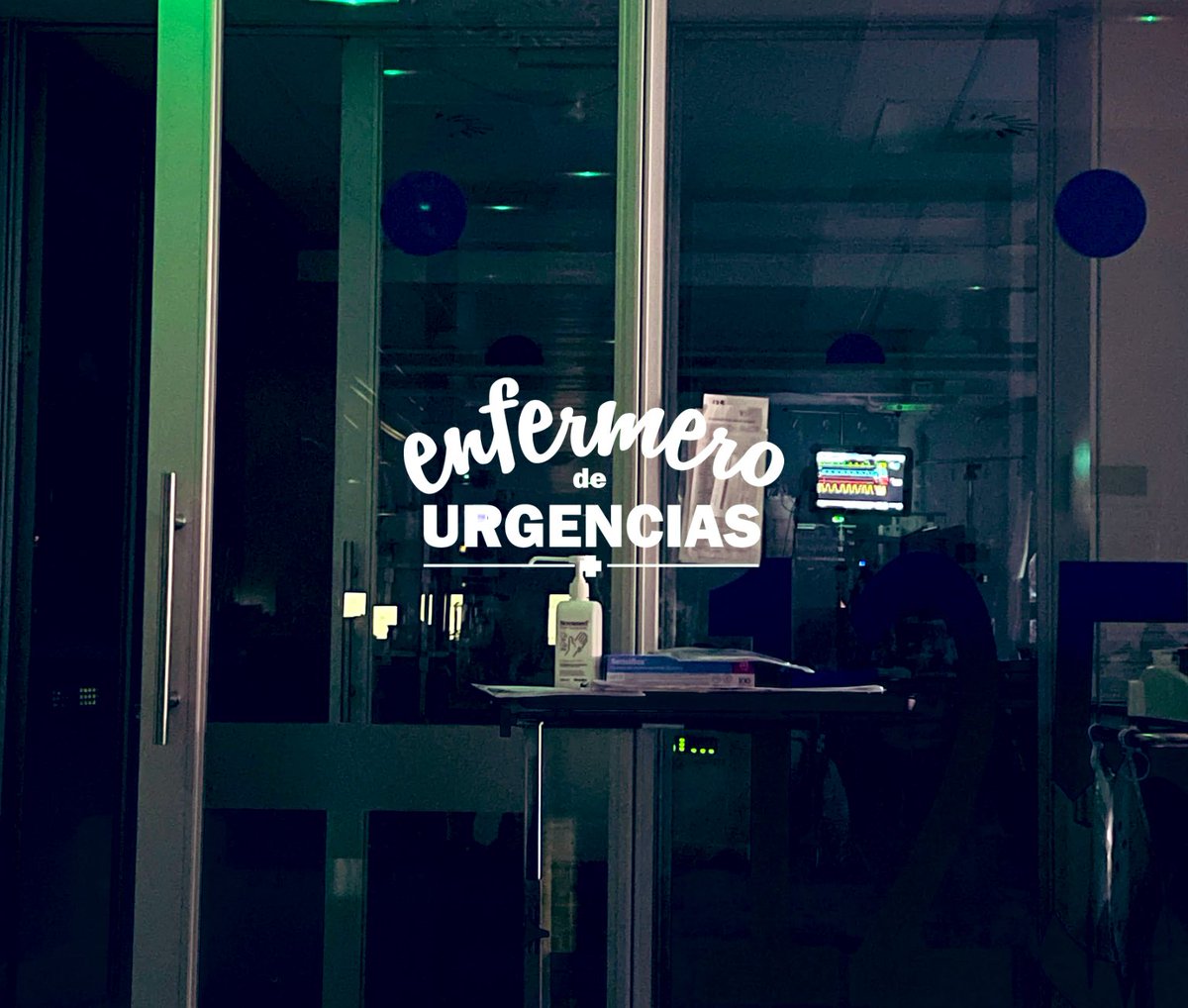 No importa la hora, ni el día… ahí estaremos.

#cuidándote #enfermería