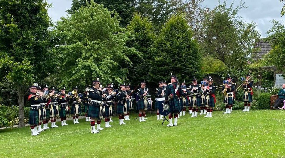 7SCOTS's tweet photo. Ex Sava Star and Mont Blanc are our priority but @7scots we still find time to #engage and train our other specialists #bethestandardtofollow opportunities available in music, logistics, medics and chefing https://t.co/ASC0OzBp5w