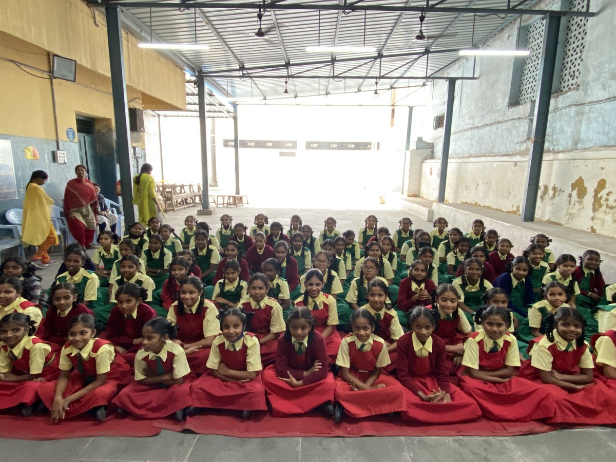 YASH_Tech's tweet photo. Empowering through education! #BASTA2023, YASH Foundation's annual event, gifted 800+ students with educational kits. Grateful to the volunteers and sponsors for making it happen.  #YASHFoundation #CSRatYASH https://t.co/BmFQKVKKiX