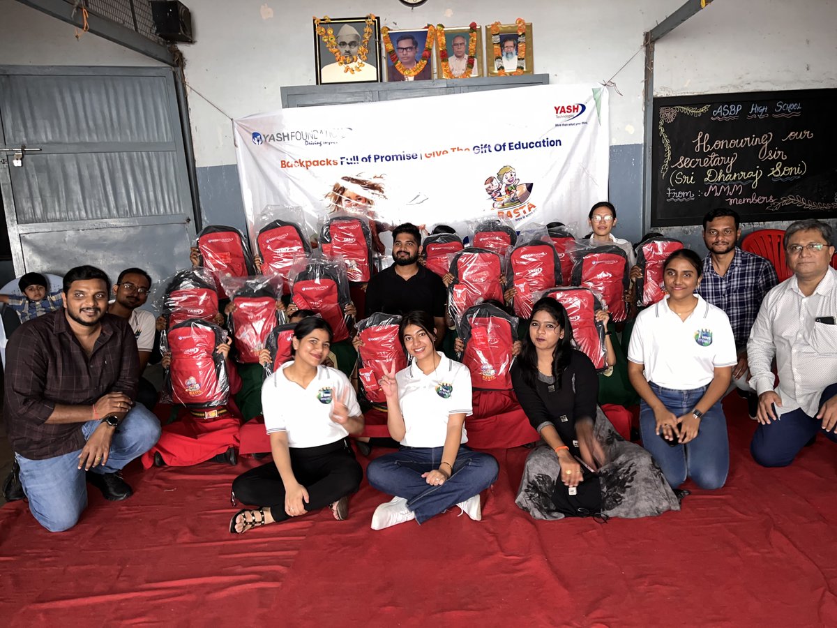 YASH_Tech's tweet photo. Empowering through education! #BASTA2023, YASH Foundation's annual event, gifted 800+ students with educational kits. Grateful to the volunteers and sponsors for making it happen.  #YASHFoundation #CSRatYASH https://t.co/BmFQKVKKiX
