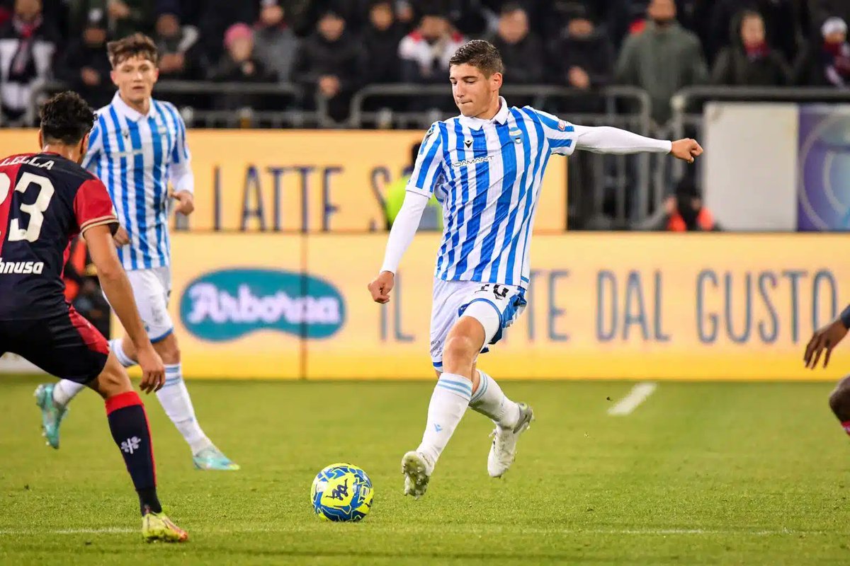 Antoniomag_'s tweet photo. 💗🖤Il futuro di Matteo #Prati della #Spal sarà al #Palermo: i rosanero hanno anticipato una folta concorrenza per il classe '03, tra cui il #Cagliari in #SerieA [Tmw]. #Italia #SerieB #Calciomercato #SerieC #Ferrara https://t.co/mZeCgZOuA6