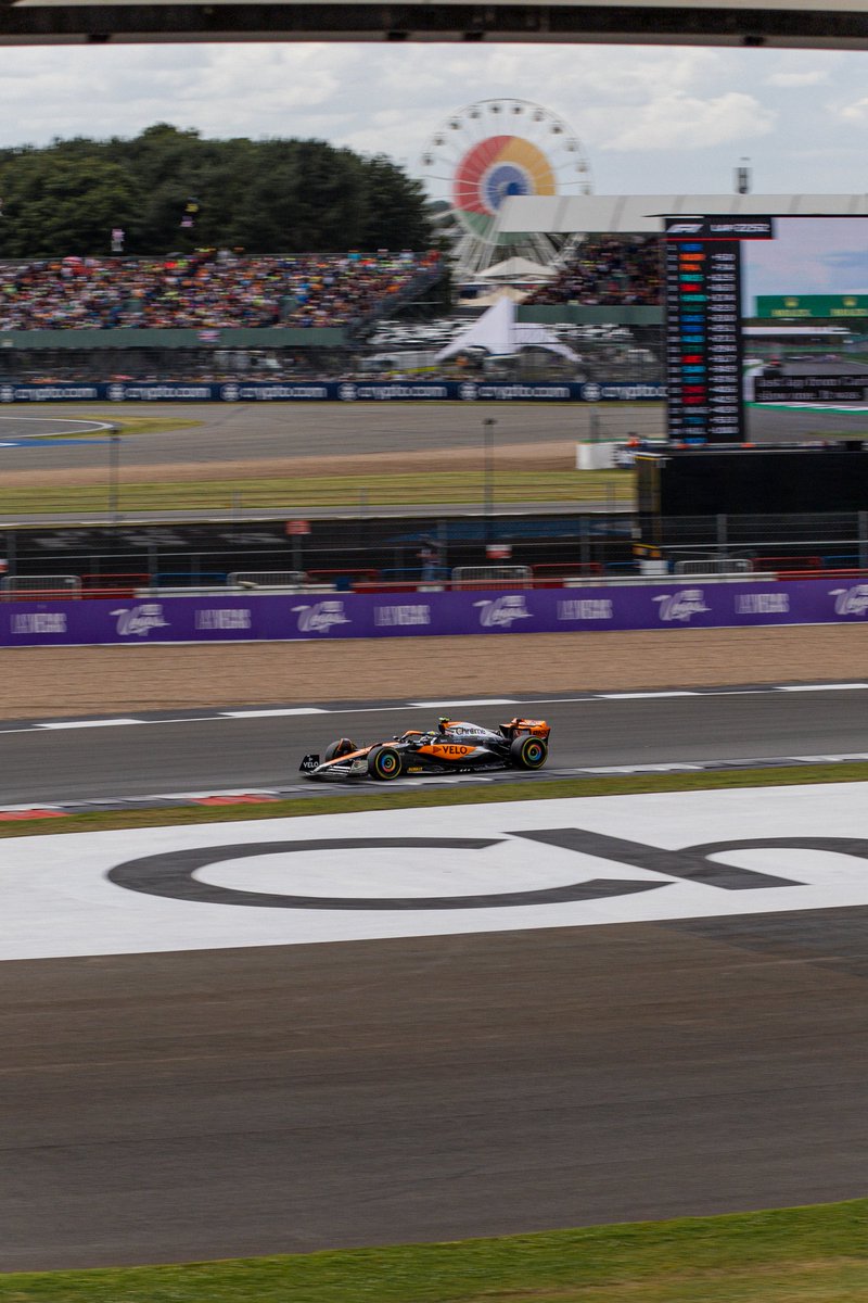 ItsRahulll's tweet photo. @McLarenF1 View from Becketts https://t.co/8DAZMI4WfS