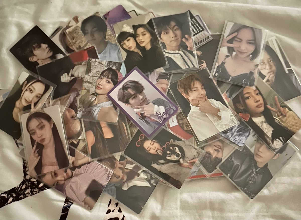 jaelovesryu's tweet image. - 🎀 𖥻 [ pc giveaway ·͜·   ! ] 𖥔 ࣪ ᥫ᭡ 

𖤐 • 7 winners of random pc ୨୧
𖤐 • mbf me , like &amp;amp; rt ࿓ 
𖤐 • drop the group u want ! ♡‧₊˚
𖤐 • choices are : enhypen , stray kids , newjeans , twice , itzy , le sserafim , &amp;amp; txt

• ends in a week or less !