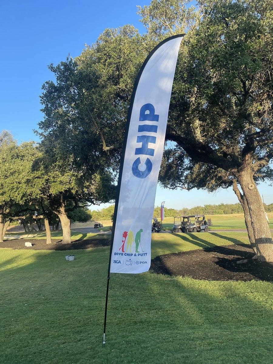 turfkid820's tweet photo. Hosting Drive, Chip and Putt today @Cimarron_Hills and @BusyFunCrazy dedicated herself to rolling out the putting area of the contest. #dedication https://t.co/bTlvGEm6oW