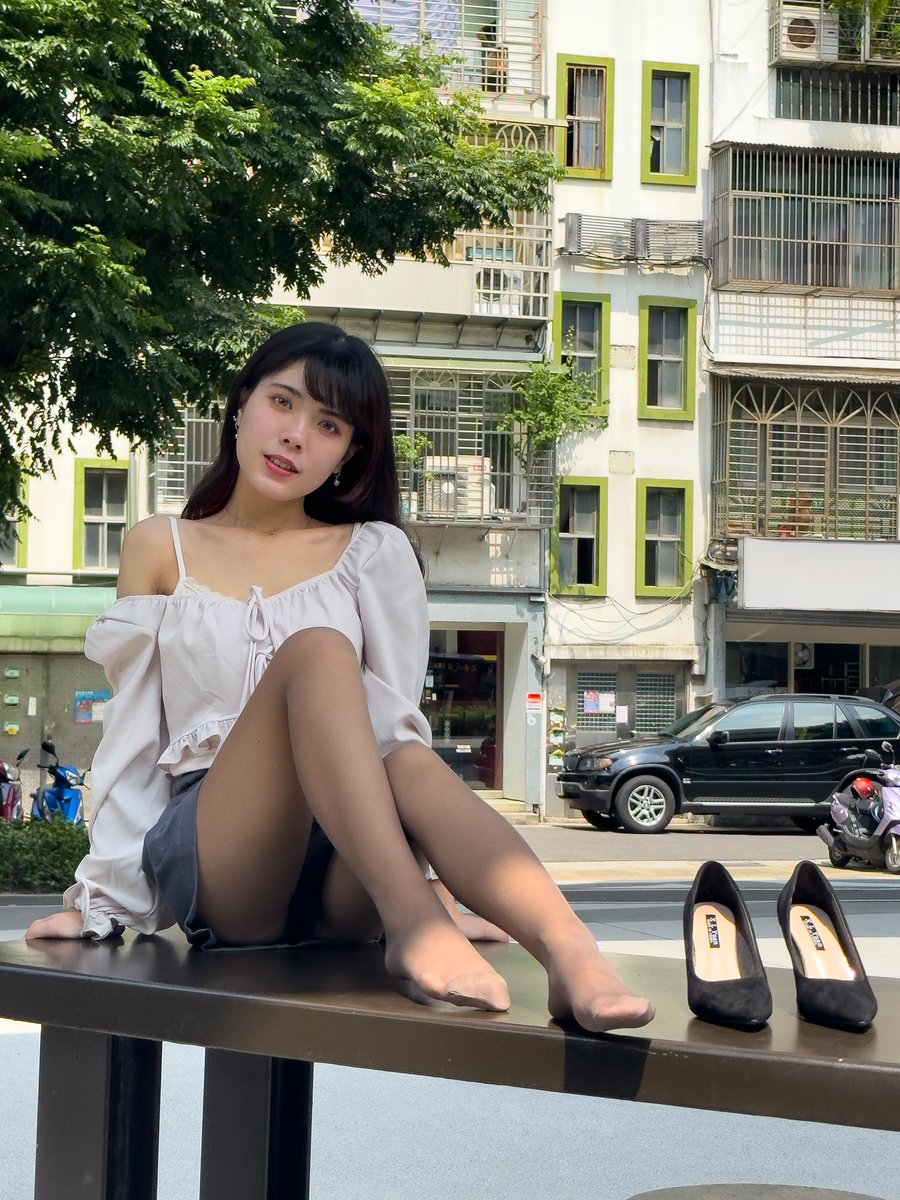 harrylove2003's tweet photo. 張張 花博公園外拍-1
#外拍 #絲襪 #正妹 #stockings #photographer  #美腿  #丝袜诱惑 #誘惑 https://t.co/JTS57S5UG1