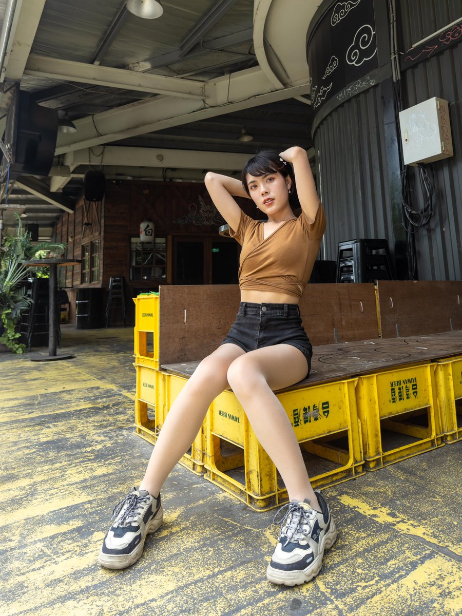 harrylove2003's tweet photo. 張張 花博公園外拍-2
#外拍 #絲襪 #正妹 #stockings #photographer  #美腿  #丝袜诱惑 #誘惑 https://t.co/0xvDUfXdM4
