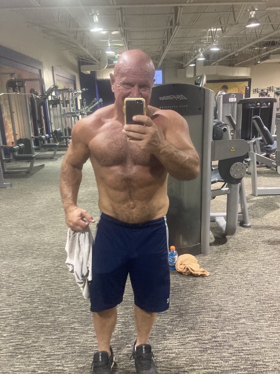 Wayne23801460's tweet photo. Not everything needs fixing though sometimes all it needs is a little encouragement and you;) So get off your phone n ass n move a little more:) https://t.co/pXM7jGPfyi