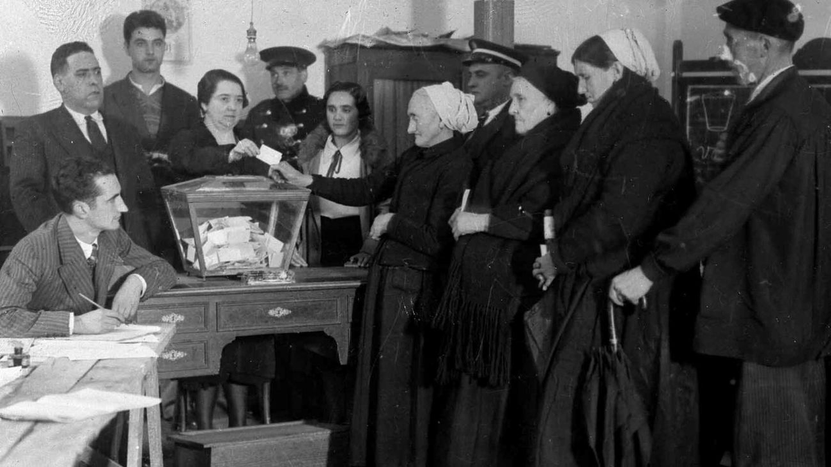 ¡¡¡URGENTE!!!

Buscamos personas centenarias que puedan recordar las elecciones de 1933 y 1936, durante la Segunda República, y el establecimiento del sufragio femenino. 

¡Pásalo!