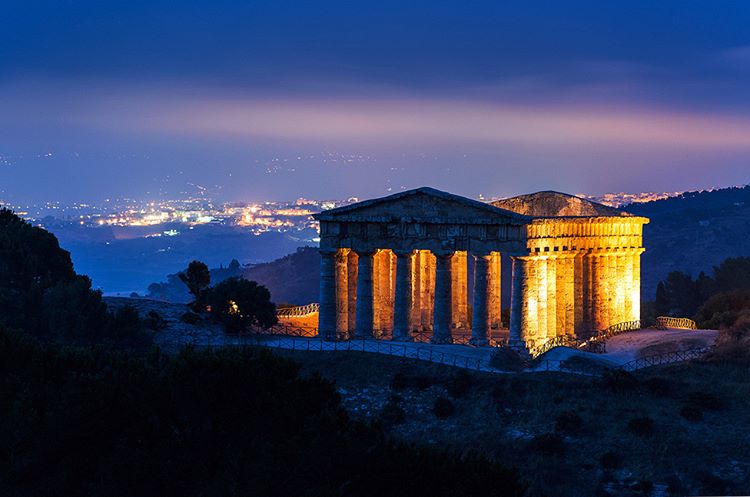 SiciliaPreziosa's tweet image. Tra gli appuntamenti del #SegestaTeatroFestival per la #nottediSanLorenzo ecco la serata con musica e le osservazioni astronomiche al #Tempio di #Segesta (info)...siciliapreziosa.it/eventi/segesta…

#nottestellata #SanLorenzo #SanLorenzo2023 #Stelle #stellecadenti #sicily #Sicilia #estate