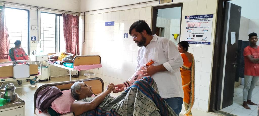 On the occasion of foundation day of <a href="/IYC/">Indian Youth Congress</a> distributed biscuits at Navsari Civil Hospital by Navsari Assembly Youth Congress. <a href="/IYCGujarat/">Gujarat Youth Congress</a> <a href="/INCGujarat/">Gujarat Congress</a> <a href="/RahulGandhi/">Rahul Gandhi</a> <a href="/srinivasiyc/">Srinivas BV</a> <a href="/Allavaru/">Krishna Allavaru</a> <a href="/HarpalSinhINC/">Harpalsinh chudasama</a> <a href="/IG_Gohil_/">Dr. Indravijaysinh Gohil</a> <a href="/shaktisinhgohil/">Shaktisinh Gohil MP</a>  #IYCFoundationDay