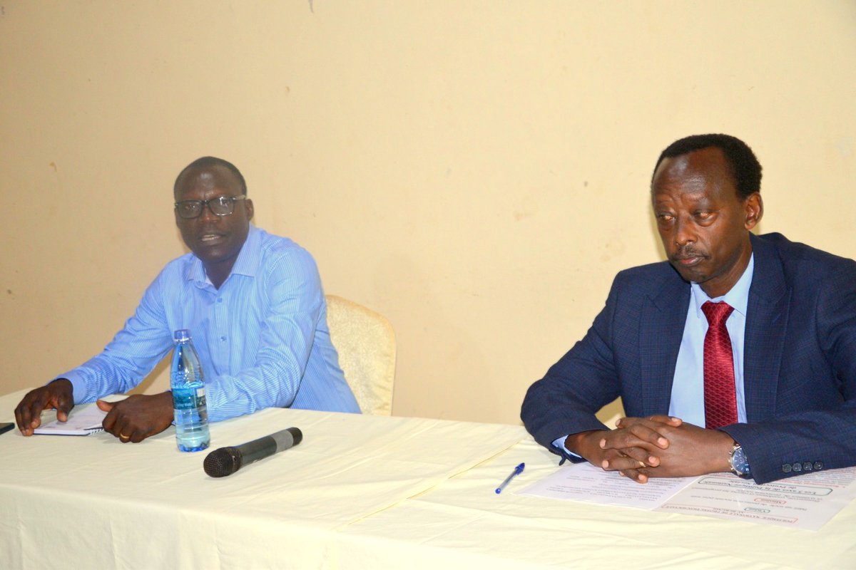 SEP_CNPS's tweet photo. Ce mercredi 9 août 2023, le @SEP_CNPS  a organisé une séance d'informations et d'échanges sur le programme des TP-HIMO    dans la commune de Gitega à l'endroit des membres des comités collinaires et administratifs des zones de la commune https://t.co/AH30eS3xam