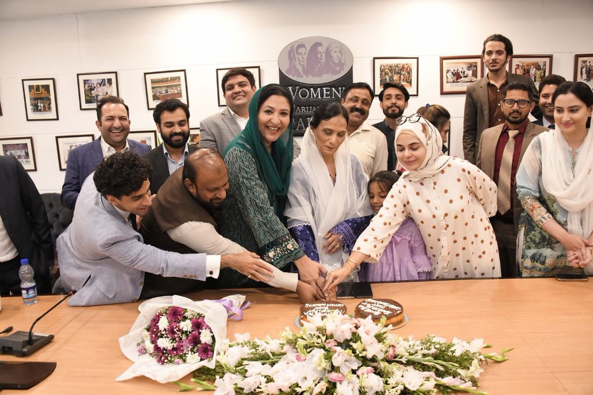 wpc_pak's tweet photo. Glimpses from the last meeting of the team of WPC for the year 2022-2023, headed by the Hon’ble Secretary , @ShahidaRehmani and the 
Hon’ble Treasurer, @WajihaQmr . The meeting ended with a vote of thanks to the members &amp; former members of WPC, who served during the year 2022-23 https://t.co/4ZzRpk9QNK