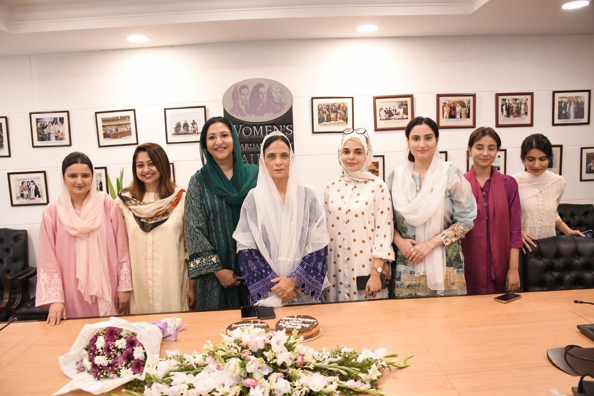 wpc_pak's tweet photo. Glimpses from the last meeting of the team of WPC for the year 2022-2023, headed by the Hon’ble Secretary , @ShahidaRehmani and the 
Hon’ble Treasurer, @WajihaQmr . The meeting ended with a vote of thanks to the members &amp; former members of WPC, who served during the year 2022-23 https://t.co/4ZzRpk9QNK