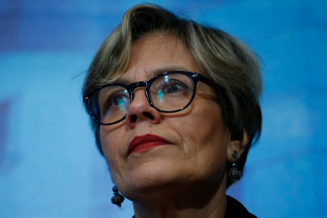 elmostrador's tweet photo. 🔴Diputada Lorena Fries (CS): "A la derecha no tengo cómo creerles que cambiarán de actitud si sale Giorgio Jackson, porque no he visto ninguna voluntad de acuerdo ni en comisiones ni en Sala". #AlPanPan.

🎙️https://t.co/OmYlzSCYdd
📡https://t.co/ylUH5V2kYP