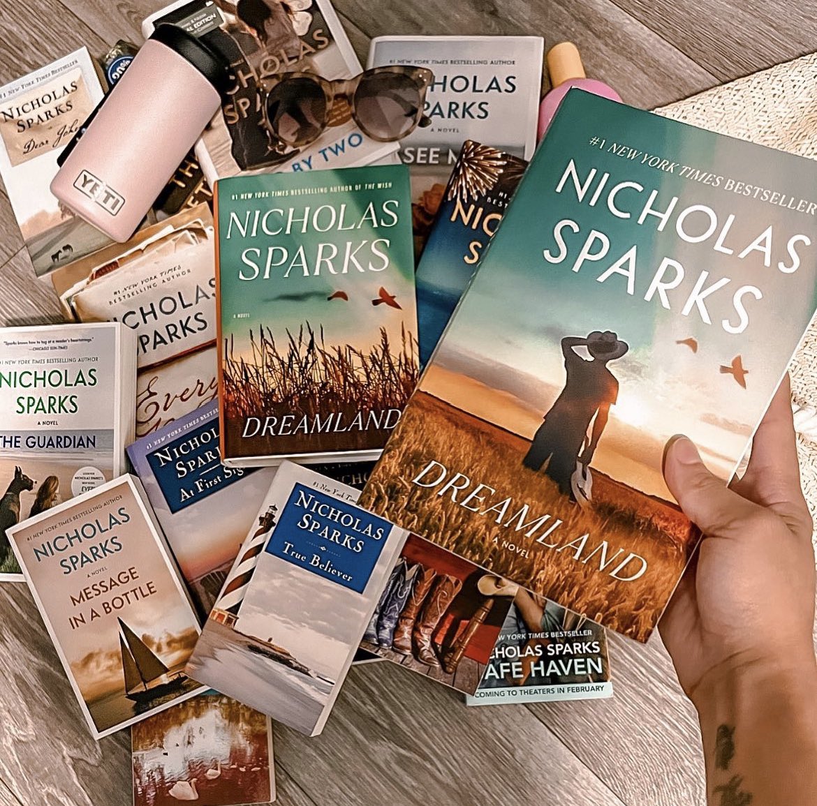 NicholasSparks's tweet image. What a fun find on #NationalBookLoversDay! Cecily Maureen has everything from #MessageInABottle to #SafeHaven to even the new #Dreamland paperback edition in her book collection. 

How many books do you think you’ve read in your lifetime?