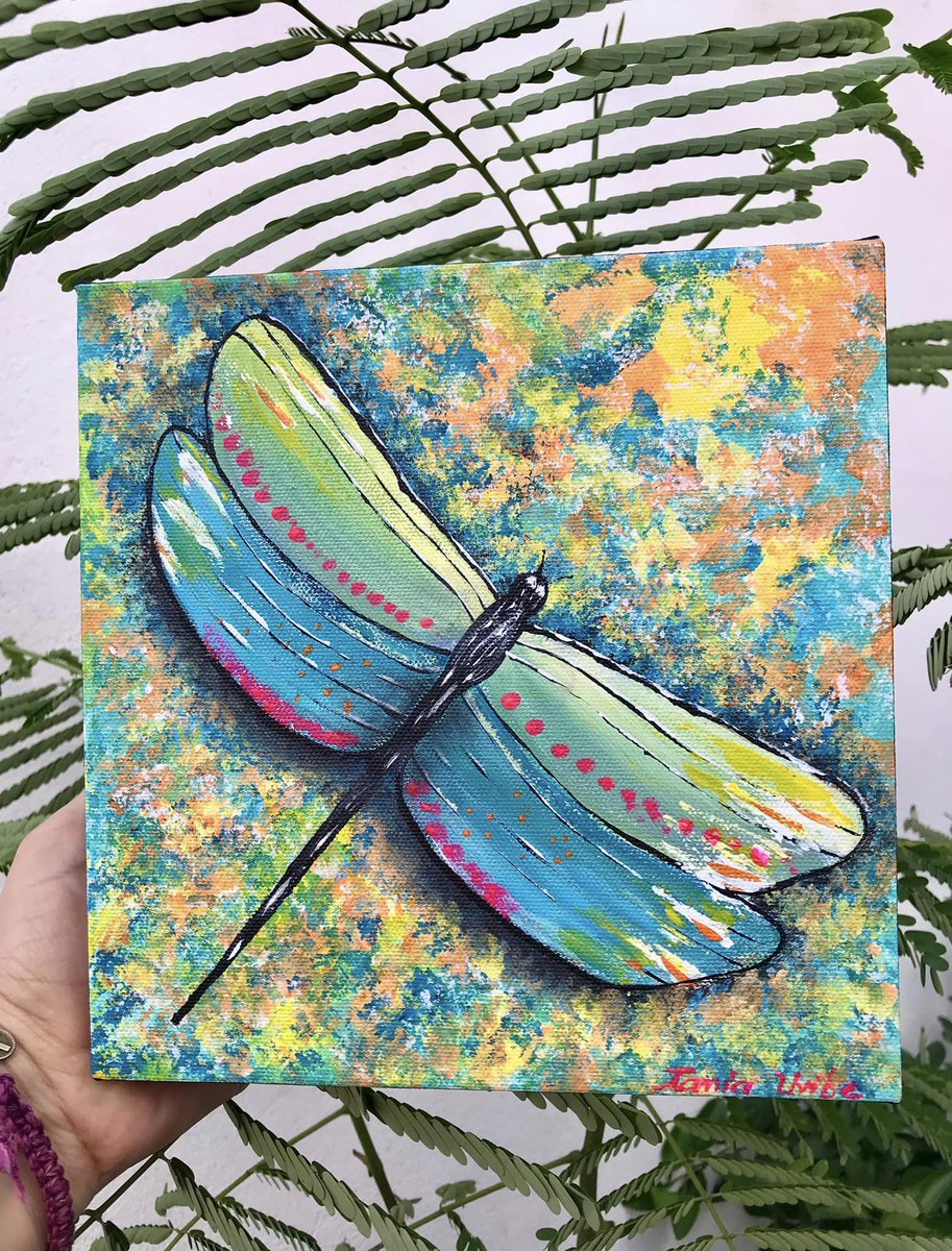 TaniaUribeMX's tweet photo. ¡Hola, hola! 📷📷Te traigo ésta nueva pieza. Título: “Libélula” Medidas: 20x20 cm Técnica: Acrílico Disponible para entrega inmediata. Si te interesa esta pintura, envíame un mensaje.  #Acrylic | #Art | #Libélula | #Figurativo | #Cuadro | #Pintura | #ArteMexicano | #Arte https://t.co/RbqTxEKOFH