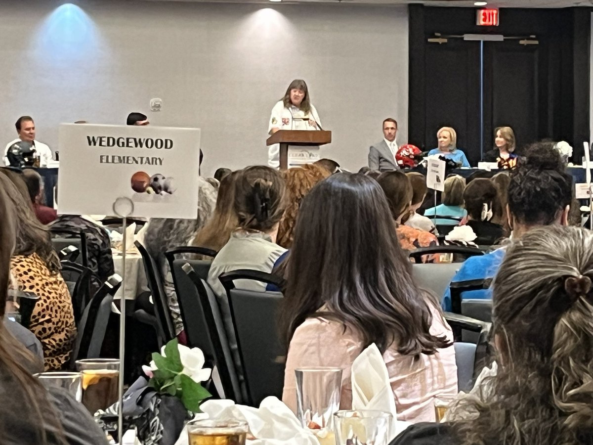 sistasusan's tweet image. “You have some of the greatest influence of ANYONE in your students’ lives.” Thank you, Coach Stone, for your words of wisdom today. @ClearBrookHS #CCISDimpact #CCISDmvt