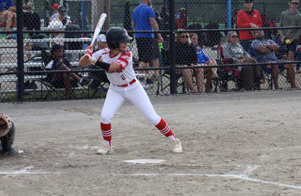CoachSydney1's tweet photo. MEET THE PLAYERS:

Next up, 2025 grad from Oswego East High Scholl, Mia Rivera! Mia is joining us for her 3rd season with the Hawks! Not only does she excel on the field but Mia also excels in the classroom racking up a 4.563 GPA last year! @mia_rivera11 @il_hawks https://t.co/2jmzYYP3Aj