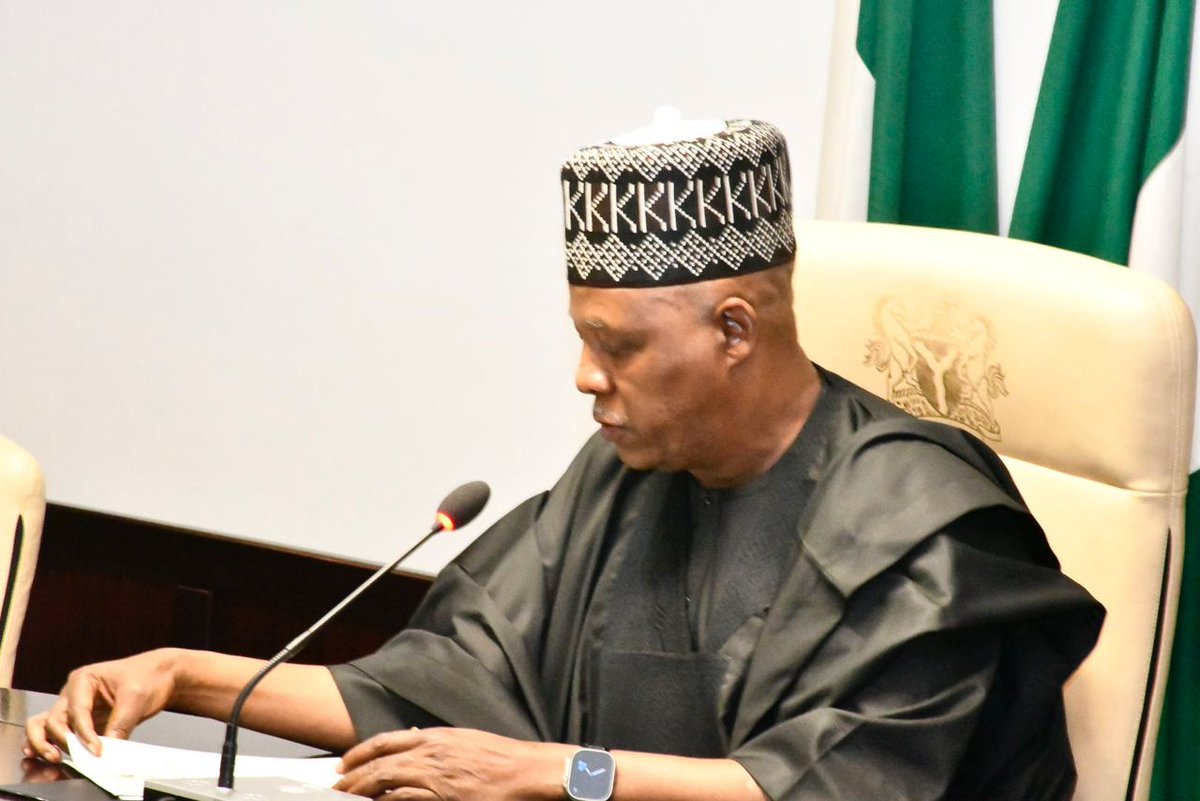 Faridatu001's tweet image. Breaking News:

Wednesday 9th August, 2023

Vice President,  Kashim Shettima Inaugurates General Paul Tarfa (RTD) and Alhaji Mohammed Goni Alkali as Chairman and MD/CEO respectively and Members into the board of the NEDC.

#NEDC