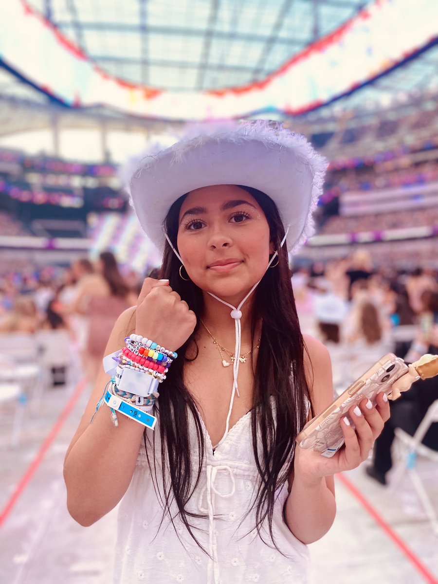 (((Malina Saval))) tweet media