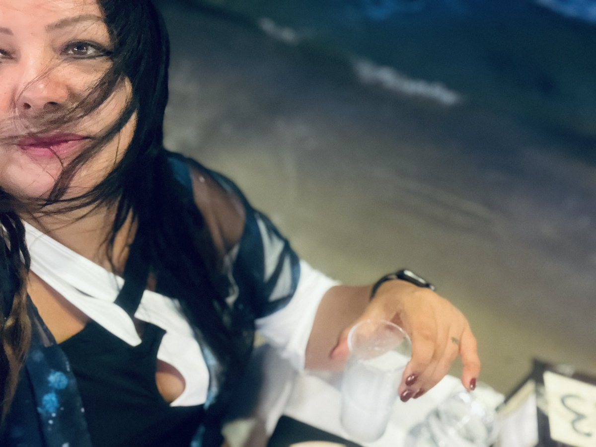 Srny1903s's tweet image. Sağlığınıza gençler🥂

Rakı candır😉

#iyiakşamlar #iyigeceler #avşa