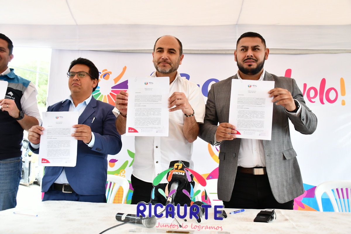 RicaurteGAD's tweet photo. 💙 Hoy firmamos el contrato e iniciamos los trabajos en la vía Ricaurte-La Raya. 🚧

👍En 5 km que transformarán en vialidad.

#𝗝𝘂𝗻𝘁𝗼𝘀𝗟𝗼𝗟𝗼𝗴𝗿𝗮𝗺𝗼𝘀
#𝗔𝗱𝗺𝗶𝗻𝗶𝘀𝘁𝗿𝗮𝗰𝗶𝗼́𝗻𝟮𝟬𝟮𝟯-𝟮𝟬𝟮𝟳
#𝗝𝗼𝘀𝘂𝗲́𝗕𝗿𝗮𝘃𝗼𝗣𝗿𝗲𝘀𝗶𝗱𝗲𝗻𝘁𝗲
#𝗥𝗶𝗰𝗮𝘂𝗿𝘁𝗲𝗨𝗻𝗶𝗱𝗼 https://t.co/FyTOCluIPD