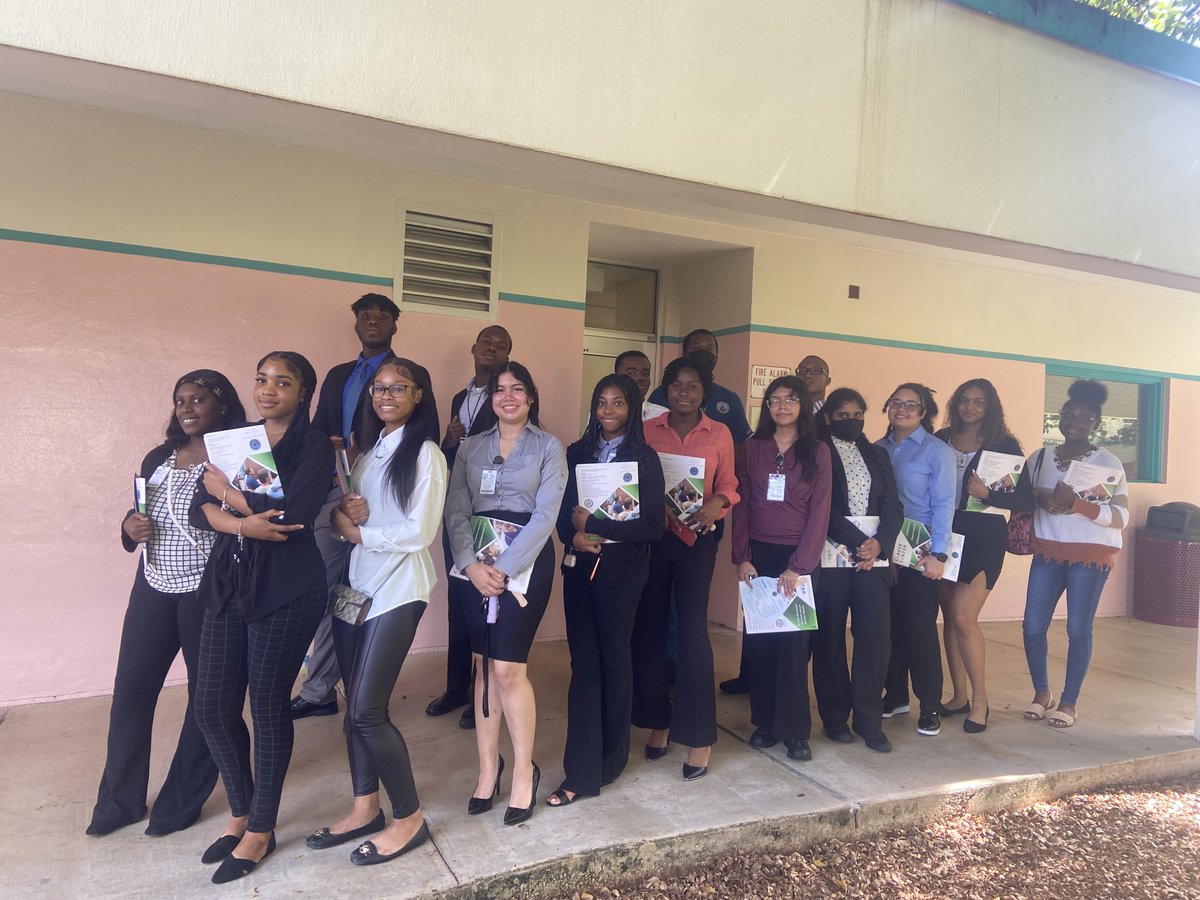 CareerCenterATC's tweet photo. The Career Center hosted an employability skills workshop today for the Pharmacy Technician students. The cohorts, currently completing clinical hours, will be finishing the program in October 2023 and January 2024. #atcchanginglives #careerready #pharmacytechs #careercenter https://t.co/P2TY3QUa9u