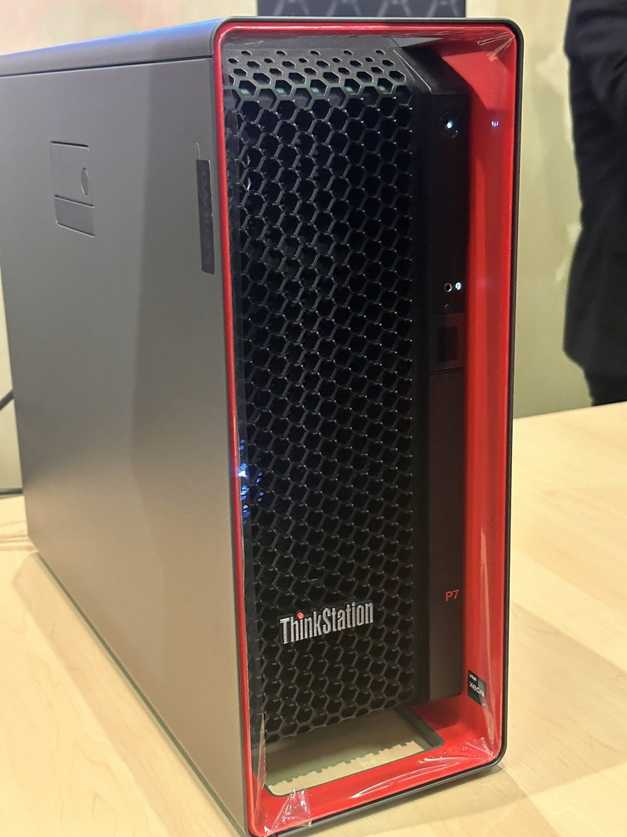tech_pandit's tweet photo. @Lenovo_in has unveiled the next-generation desktop workstations in collaboration with Aston Martin. These workstations incorporate cutting-edge processor technology and GPU, promising exceptional performance and productivity. The lineup includes:
👉 ThinkStation PX,P5, and P7. https://t.co/LCfds2f8vM