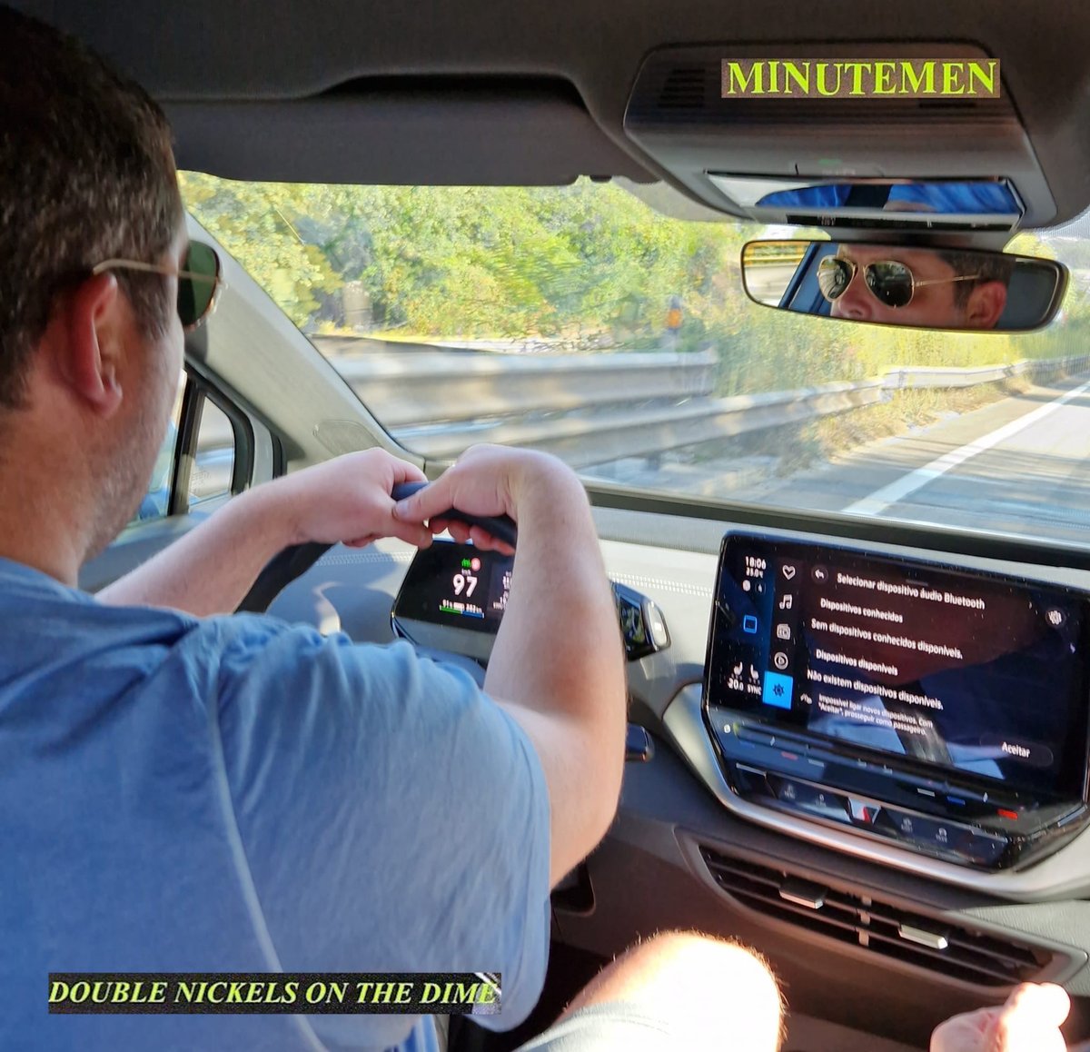 Prøver å åle meg mjukt som ein smaukatt langs aksen mellom Brann- og åttitals SST-twitter.