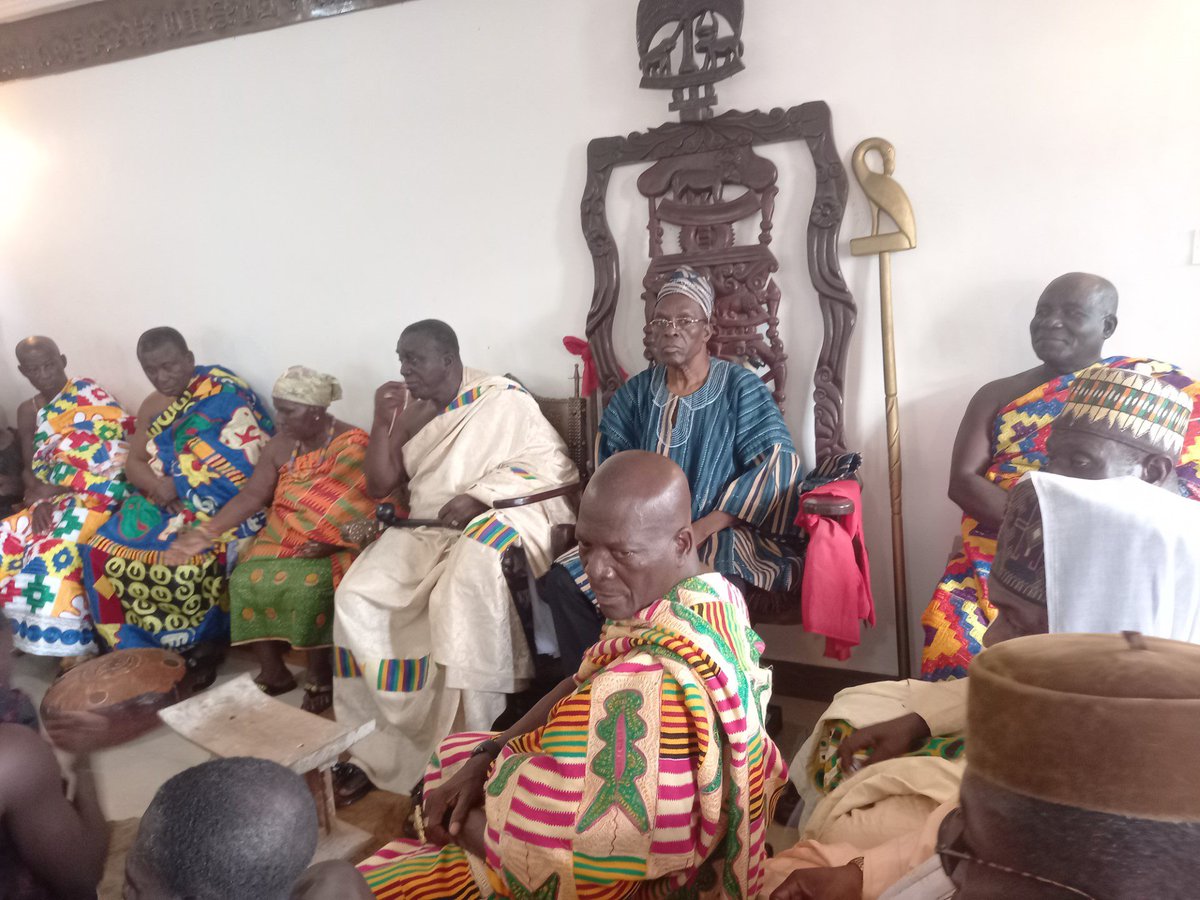 news_ghana's tweet image. We must adopt a local dialect as our official language – Speaker #News #EmmanuelGamson #GNA #localdialect #ourofficiallanguage  dlvr.it/StQhWV