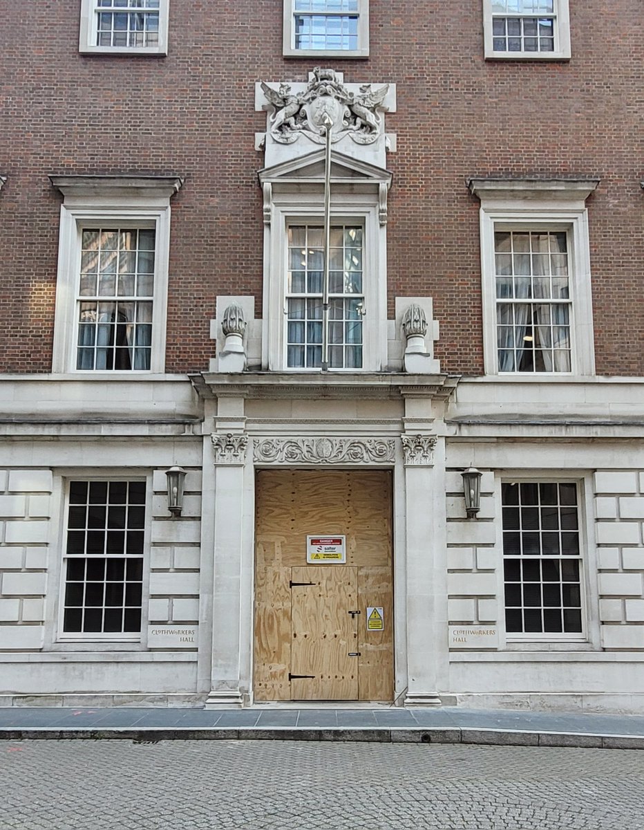 GuytheNewton's tweet photo. Sad to see this 50's gem demolished. Clothworkers' Hall, London (1958-2023) https://t.co/1JJ4uMPrkq