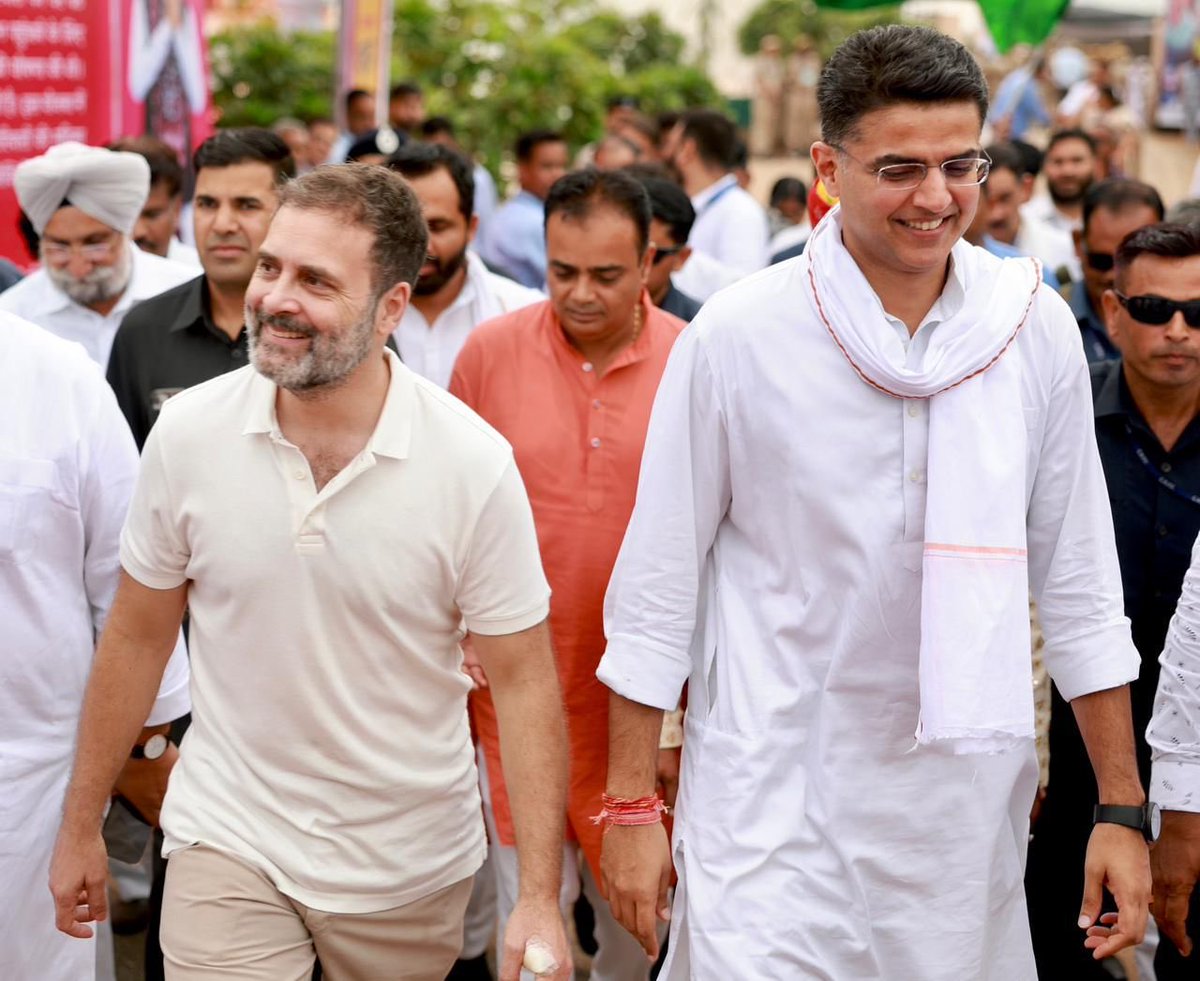 बांसवाड़ा के मानगढ़ धाम में आज <a href="/RahulGandhi/">Rahul Gandhi</a> जी ने आदिवासी समाज के दिल की बात को उठाया है।

हमारे आदिवासी भाई-बहन देश व प्रदेश की ताकत हैं, अपने अधिकारों के प्रति सजग हैं।

आप सभी के हितों की रक्षा के लिए हम पूर्ण रूप से तत्पर हैं, तैयार हैं, समर्पित हैं।