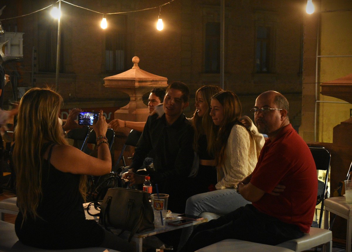 museomacslp's tweet photo. Visitantes MAC

queremos compartir contigo una  galería de fotos y videos que capturan la esencia de los momentos que nuestros visitantes han experimentado en nuestros eventos y exposiciones

#MACVibes #EnelMAC #macsanluis https://t.co/8kLAYAQZnX